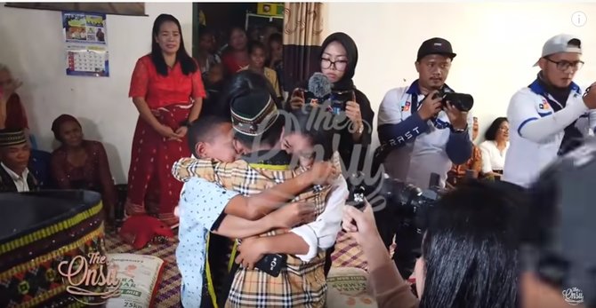 ruben onsu berkunjung ke manggarai