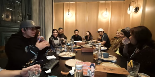 7 Momen Makan Malam Tiara Anugrah Bareng Keluarga Hermansyah, Mencari Restu?