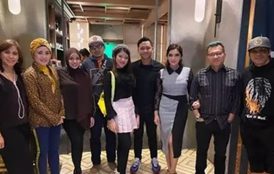 tiara dan keluarga hermansyah