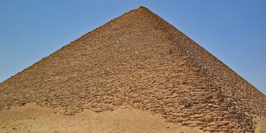Tak Kalah Megah dari Piramida Agung Giza, Mesir Juga Punya Piramida Berwarna Merah