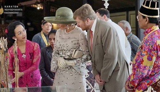 pertemuan sultan dengan raja belanda