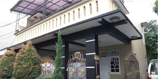 Intip Rumah Pertama yang Dibeli Denny Cagur, Tak Semewah 'Istana' Sekarang