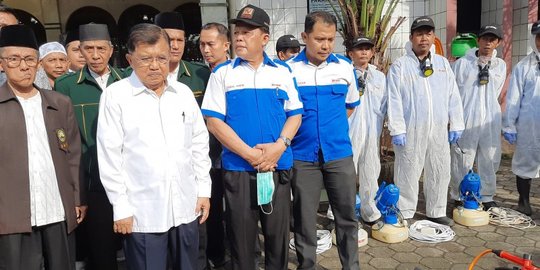 Antisipasi Corona, JK Hadiri Gerakan Semprot Disinfektan 10 Ribu Masjid