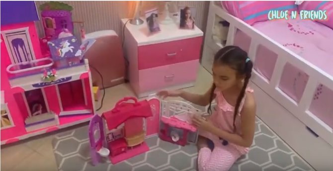 kamar chloe anak melaney ricardo