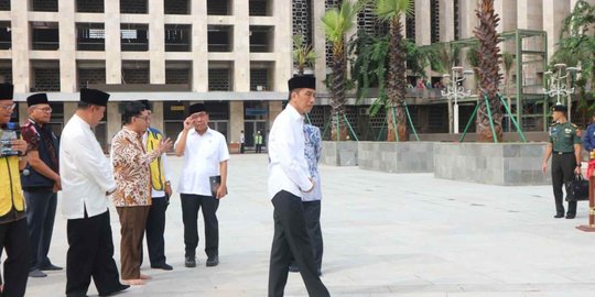 Menag Pantau Pembersihan Masjid Istiqlal: Mudah-mudahan Bibit Penyakit Hilang