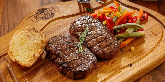 Cara Membuat Steak Daging Ala Rumahan Yang Lezat Dan Juicy Merdeka Com