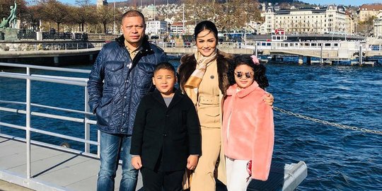 5 Potret Liburan Krisdayanti dan Raul Lemos di Swiss