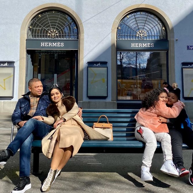 keluarga krisdayanti liburan di swiss