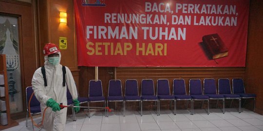 Antisipasi Corona, GBI Modernland Disemprot Disinfektan