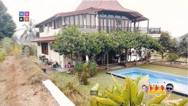 12 artis ini punya hotel dan villa mewah