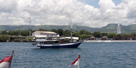 Kapal Bermuatan 10 Wisatawan Asing Ditolak Berlabuh di Sumba Timur