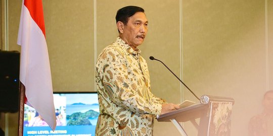 Menhub Luhut Minta Transportasi Umum Disemprot Disinfektan 3 Kali Sehari