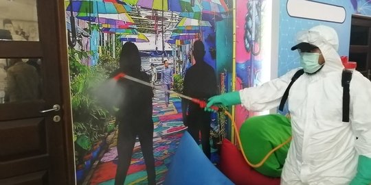 Pusat Pemerintahan Kota Tangerang Disemprot Cairan Disinfektan Cegah Corona