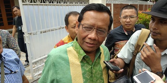 Menko Mahfud: Anggaran Proyek Dialihkan Dulu untuk Selamatkan Rakyat dari Corona