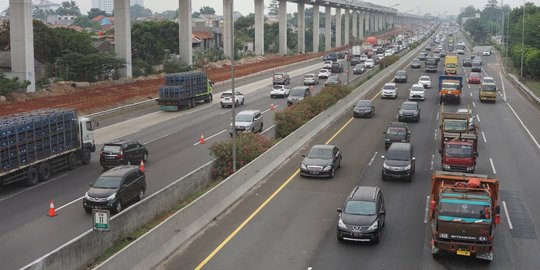 Tol Jagorawi Arah Cawang Padat Pagi Ini