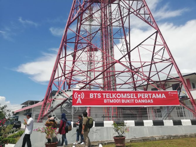 bts pertama telkomsel di batam