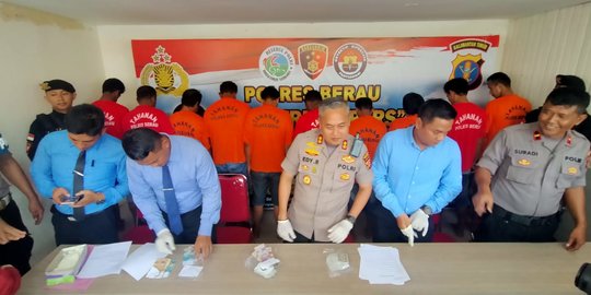 Polisi Tangkap 10 Pejudi di Kantor DLH Berau, 2 Pelaku PNS