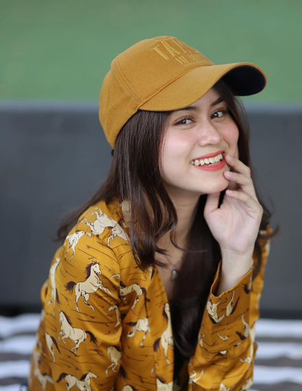 istri cantik komedian