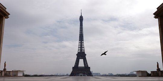 Lockdown, Paris Menjelma Jadi Kota Sunyi