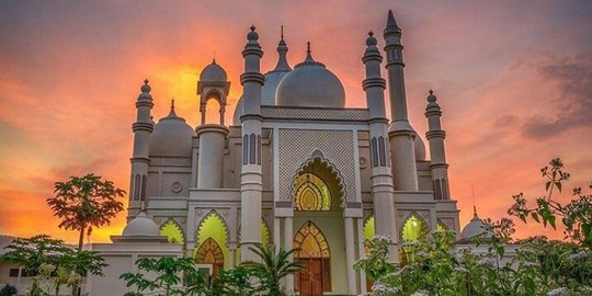 Mengenal Masjid Salman Al Farisi, Taj Mahal Versi Malang