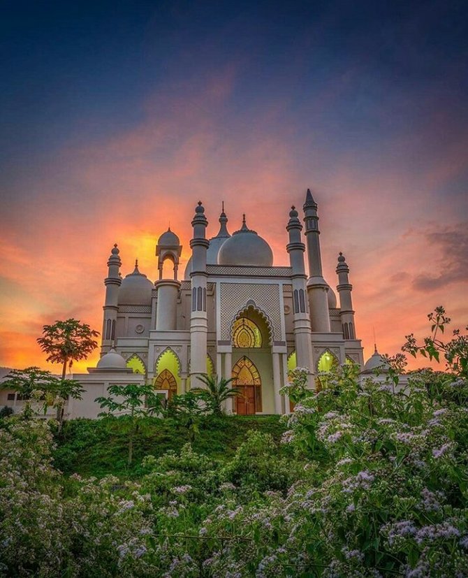 masjid salman al farisi malang