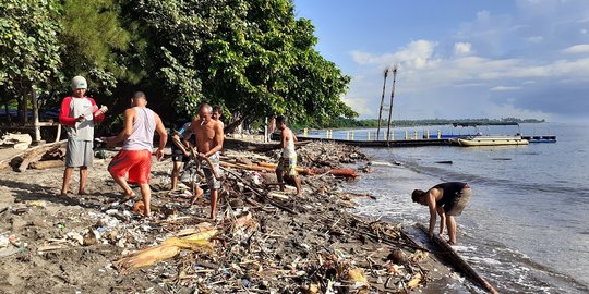 Nelayan Bangsring Underwater Jaga Kebersihan Pantai hingga Terapkan Sosial Distancing