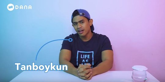 Intip Ekspresi Tanboy Kun & Coki Pardede Cobain Keju Paling Bau Sedunia, Bikin Ngakak