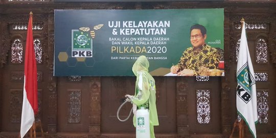 Cegah Covid-19, Kantor DPP PKB Disemprot Disinfektan