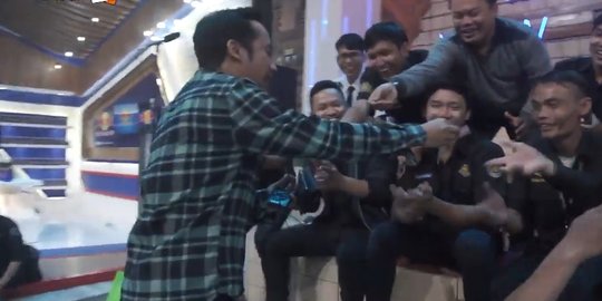 OVJ Tanpa Penonton, Denny Cagur Sawer Duit ke Kru Biar Acara Gak Garing