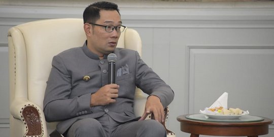 Dari Lukisan Indah Ini, Ridwan Kamil Kisahkan Perjalanan Hidup Ibunya