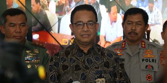 Anies Baswedan: Salat Jumat di Masjid dan Misa di Gereja Ditunda Dua Pekan