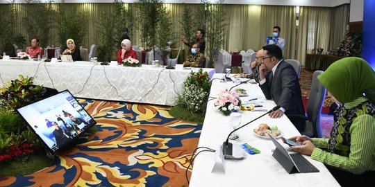 Rakor Penanganan Covid-19, Emil Minta Belanjakan APBD & Utamakan Hibah Bansos