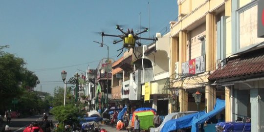 Cara Pemda DIY Sterilisasi Kawasan Malioboro, Semprot Disinfektan Pakai Drone