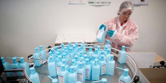 hand sanitizer mengandung 60 alkohol pelembab kulit