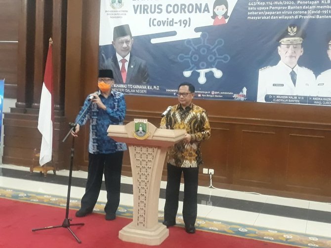 mendagri tito karnavian dan gubernur banten wahidin halim bahas corona