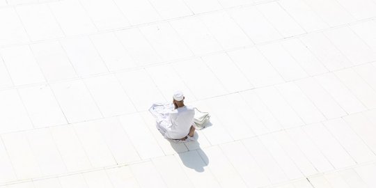 saudi larang jemaah salat di masjidil haram dan masjid nabawi untuk mencegah corona