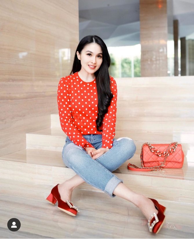 sandra dewi