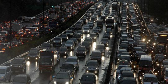 Dampak Corona, Lalu Lintas Beberapa Jalan Tol Turun Signifikan