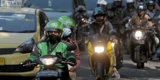 Pemerintah Diminta Perhatikan Pekerja Lapangan Terdampak Kebijakan Kerja di Rumah