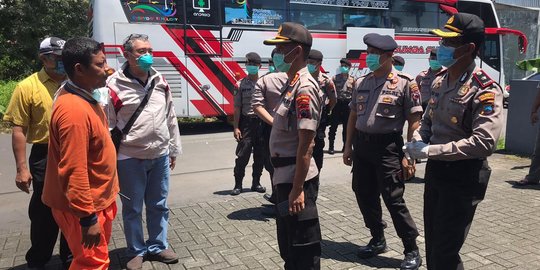 Cegah Penularan Corona, Polisi Pulangkan Ratusan Tamu Hajatan di Purwokerto