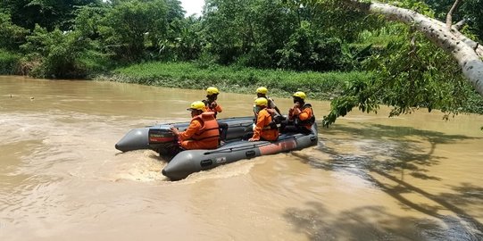 Lompat ke Sungai Deli saat Penggerebekan Narkoba, Adi Hilang Terbawa Arus