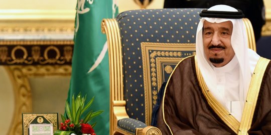 Batasi Wabah Corona di Saudi, Raja Salman Berlakukan Jam Malam Selama 21 Hari