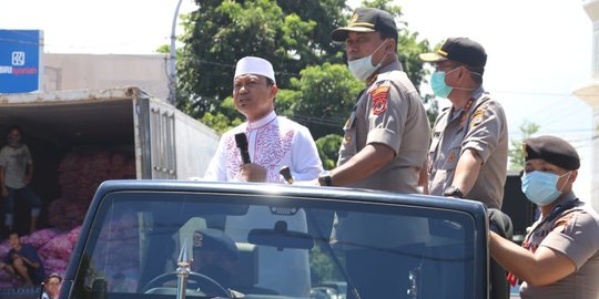 Polda Sulsel Ajak Ustaz Naik Jeep Keliling Imbau Warga Tetap di Rumah