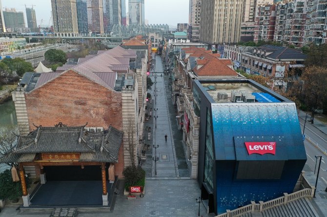 kota wuhan yang sepi akibat corona