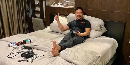 Positif Covid-19, Intip Momen Detri Warmanto Isolasi Diri di Rumah