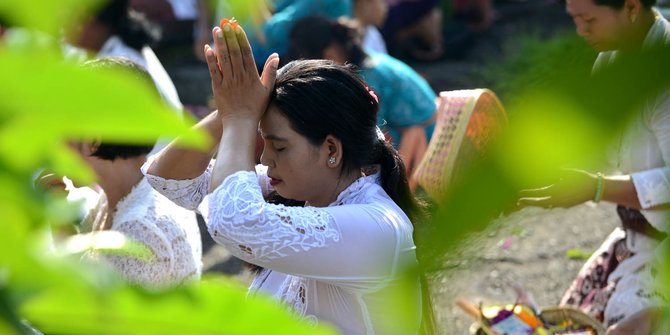 Potret Artis Merayakan Hari Nyepi, Happy Salma Hingga Oka Antara