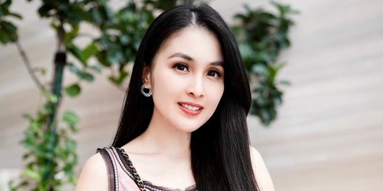 Pengorbanan Kartika Dewi Demi Kakak, Jadi Manajer Sandra Dewi Tak Itungan soal Duit