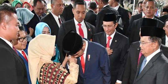 pelantikan jokowi rev1