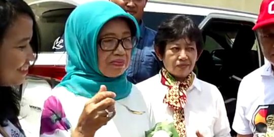 Duka Para Artis Atas Meninggalnya Ibunda Presiden Joko Widodo