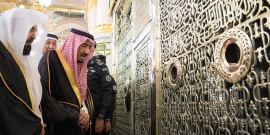 Raja Salman Lockdown Riyadh, Makkah dan Madinah Cegah Penyebaran Corona